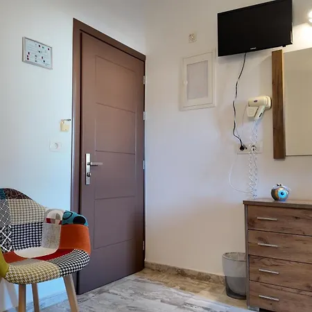 Marybill 4* Perissa (Santorini)